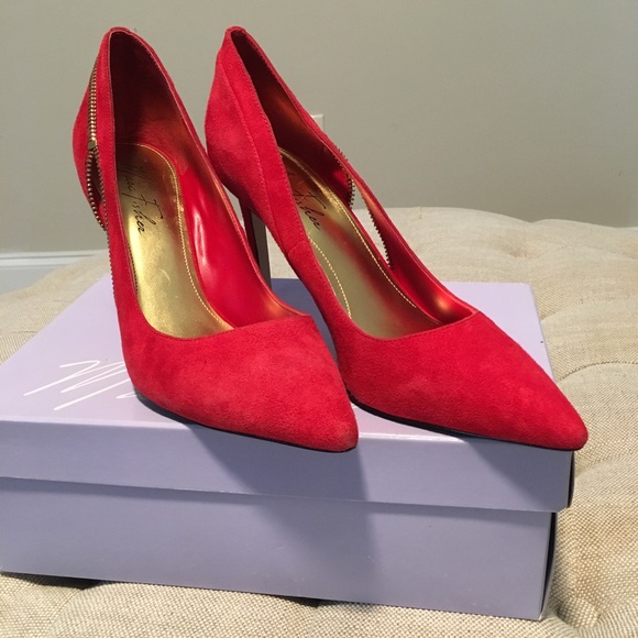 marc fisher red suede pumps